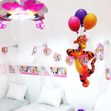Проживание в семье Disney's Slumber Party Тирана